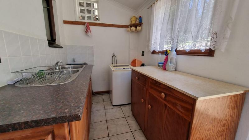 5 Bedroom Property for Sale in Uvongo KwaZulu-Natal