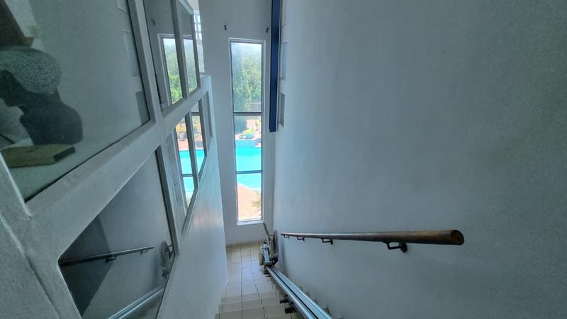 5 Bedroom Property for Sale in Uvongo KwaZulu-Natal