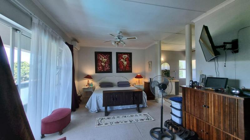 5 Bedroom Property for Sale in Uvongo KwaZulu-Natal