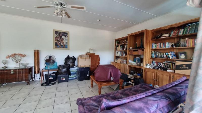 5 Bedroom Property for Sale in Uvongo KwaZulu-Natal