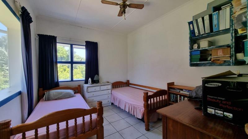 5 Bedroom Property for Sale in Uvongo KwaZulu-Natal