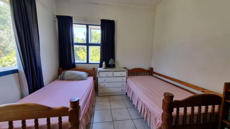 5 Bedroom Property for Sale in Uvongo KwaZulu-Natal