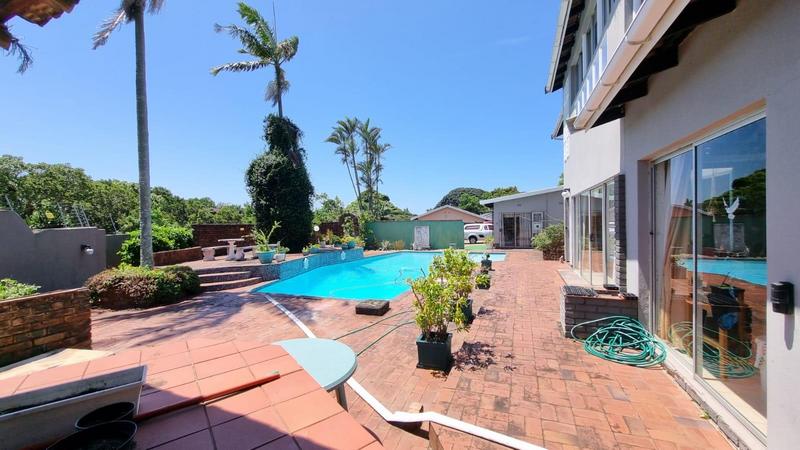 5 Bedroom Property for Sale in Uvongo KwaZulu-Natal