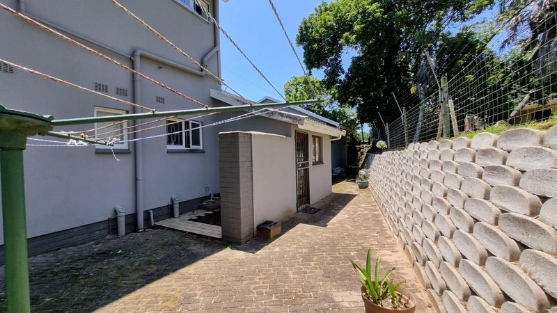 5 Bedroom Property for Sale in Uvongo KwaZulu-Natal