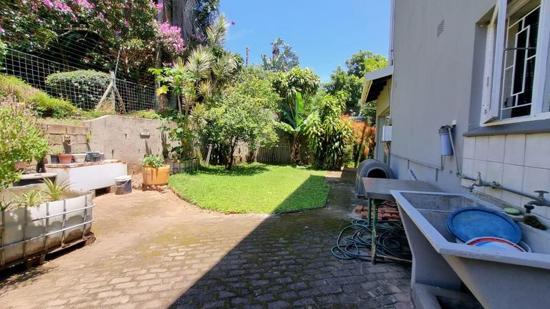 5 Bedroom Property for Sale in Uvongo KwaZulu-Natal