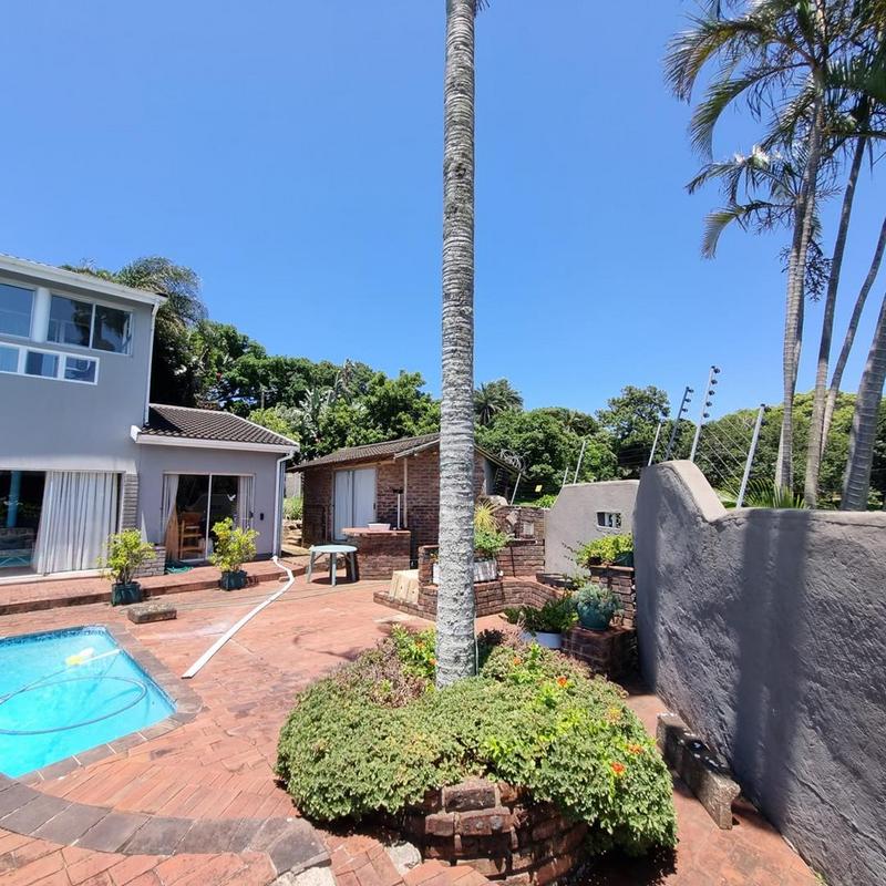 5 Bedroom Property for Sale in Uvongo KwaZulu-Natal