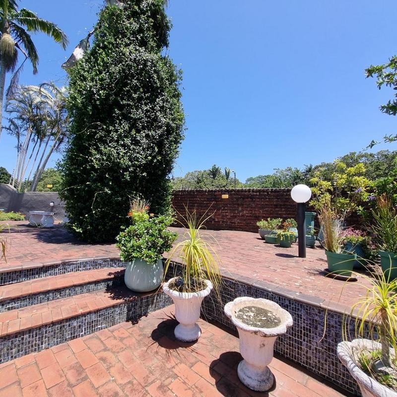 5 Bedroom Property for Sale in Uvongo KwaZulu-Natal