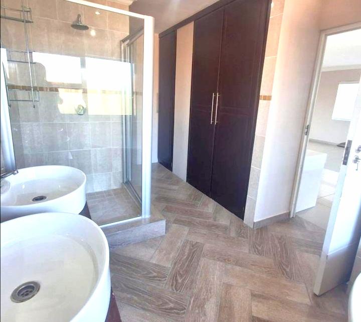 To Let 4 Bedroom Property for Rent in Birdswood KwaZulu-Natal