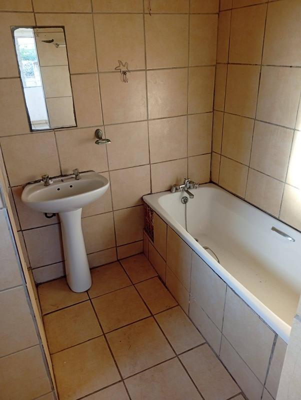 To Let 1 Bedroom Property for Rent in Bluff KwaZulu-Natal