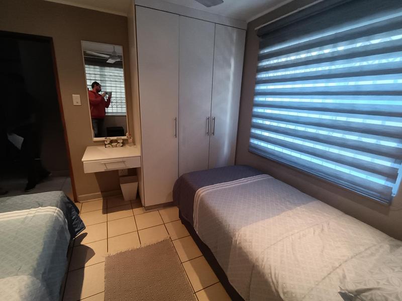 To Let 3 Bedroom Property for Rent in Margate Beach KwaZulu-Natal