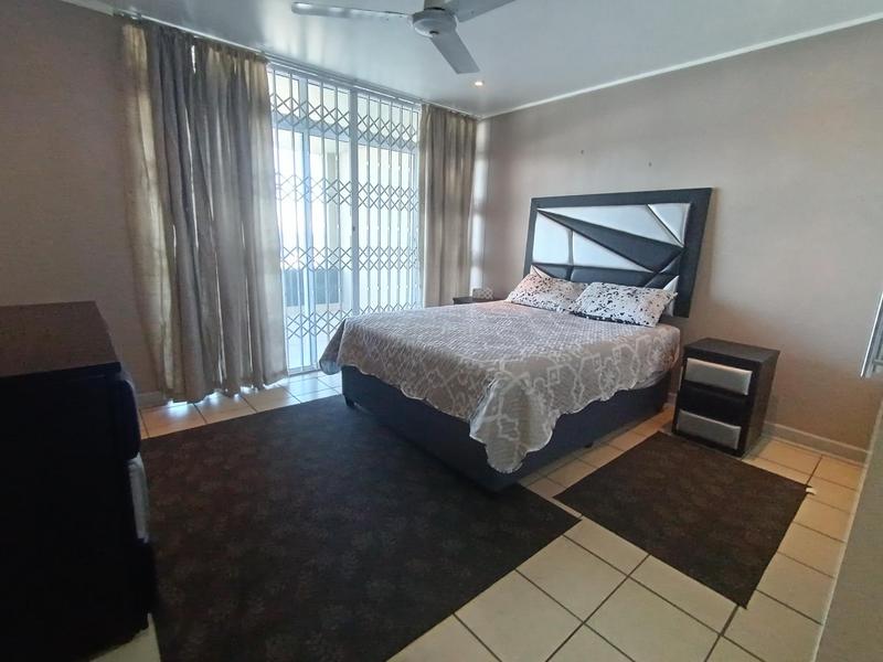 To Let 3 Bedroom Property for Rent in Margate Beach KwaZulu-Natal