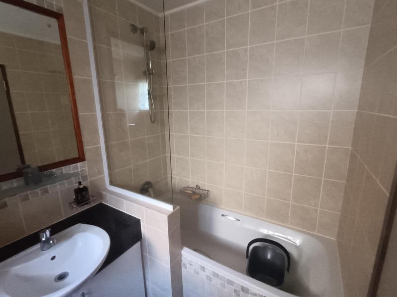 To Let 3 Bedroom Property for Rent in Margate Beach KwaZulu-Natal