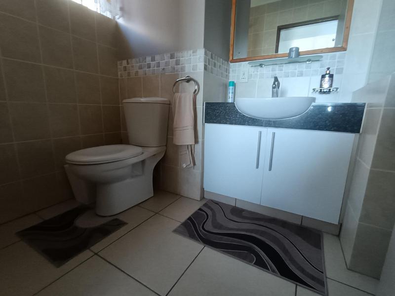 To Let 3 Bedroom Property for Rent in Margate Beach KwaZulu-Natal