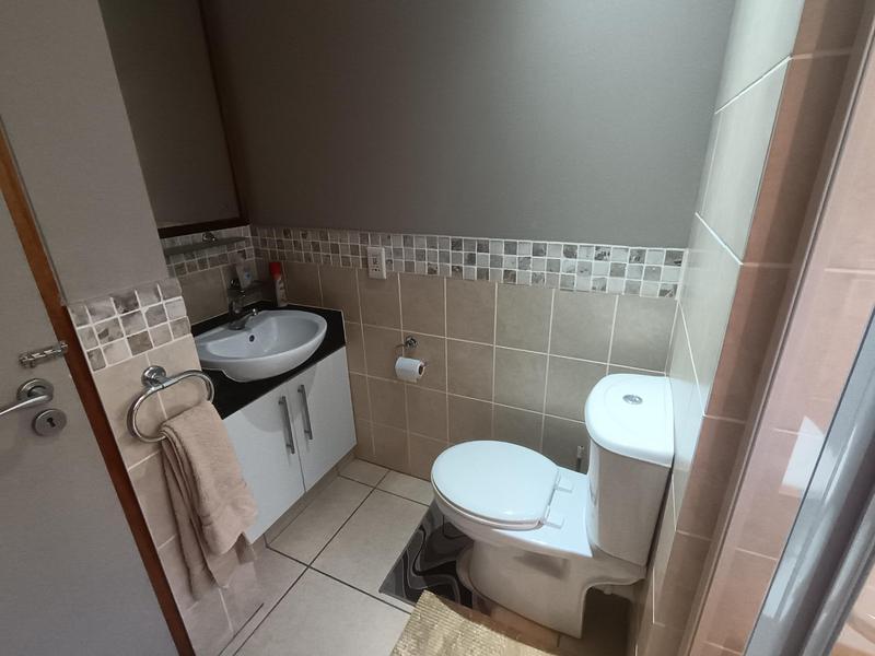 To Let 3 Bedroom Property for Rent in Margate Beach KwaZulu-Natal