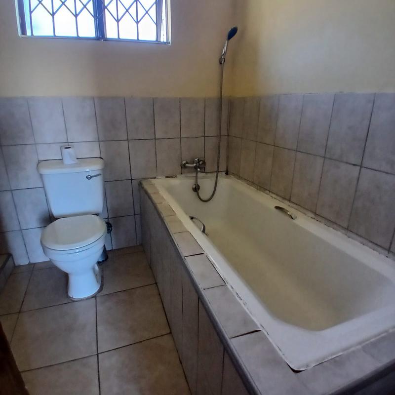 2 Bedroom Property for Sale in Umlazi KwaZulu-Natal