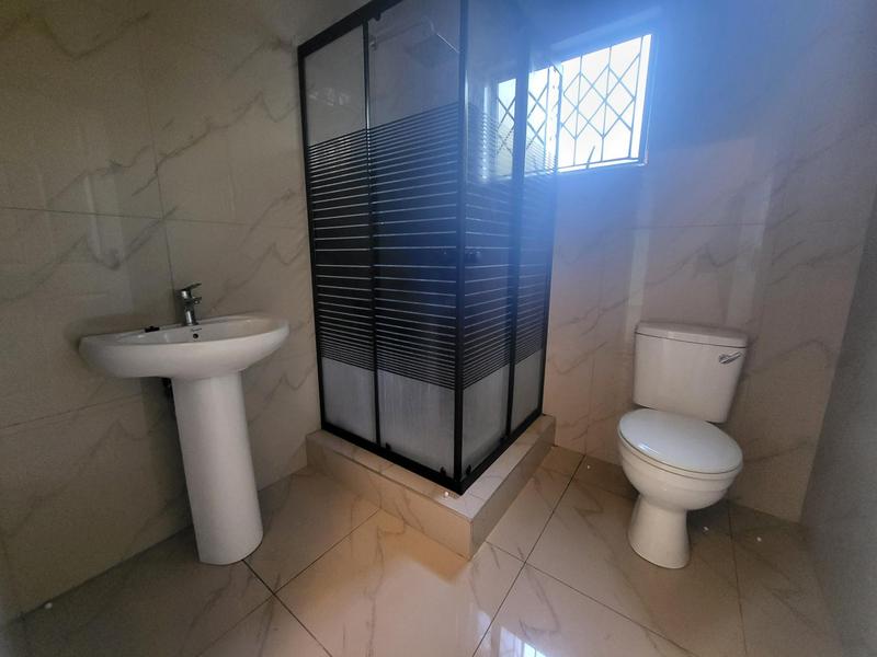 To Let 2 Bedroom Property for Rent in Lotusville KwaZulu-Natal