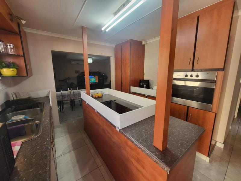 4 Bedroom Property for Sale in Parkgate KwaZulu-Natal