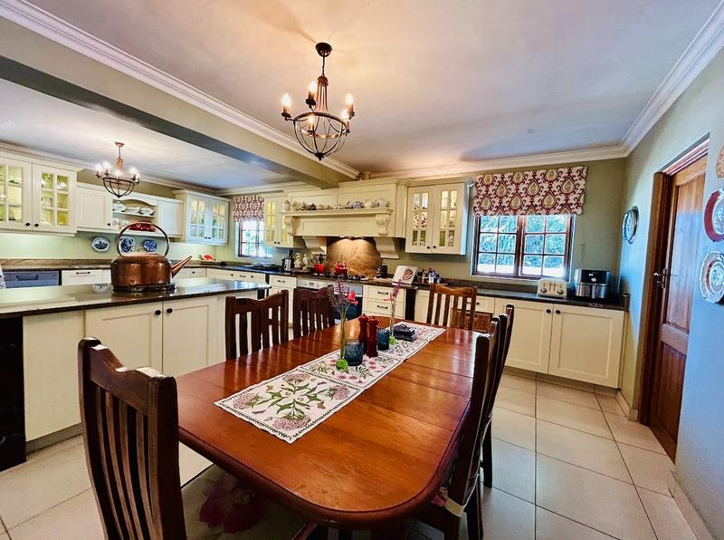 5 Bedroom Property for Sale in Ballitoville KwaZulu-Natal