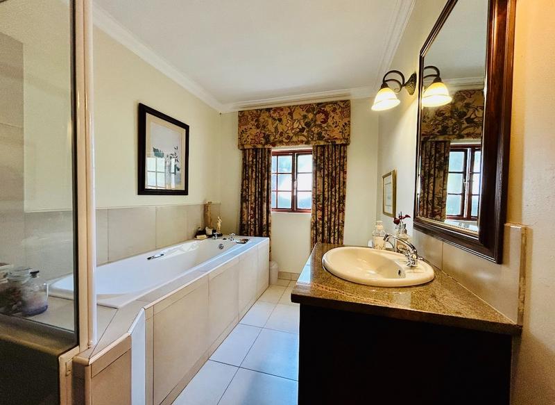 5 Bedroom Property for Sale in Ballitoville KwaZulu-Natal
