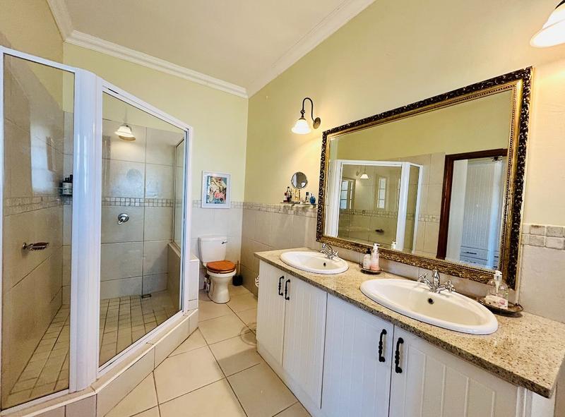 5 Bedroom Property for Sale in Ballitoville KwaZulu-Natal