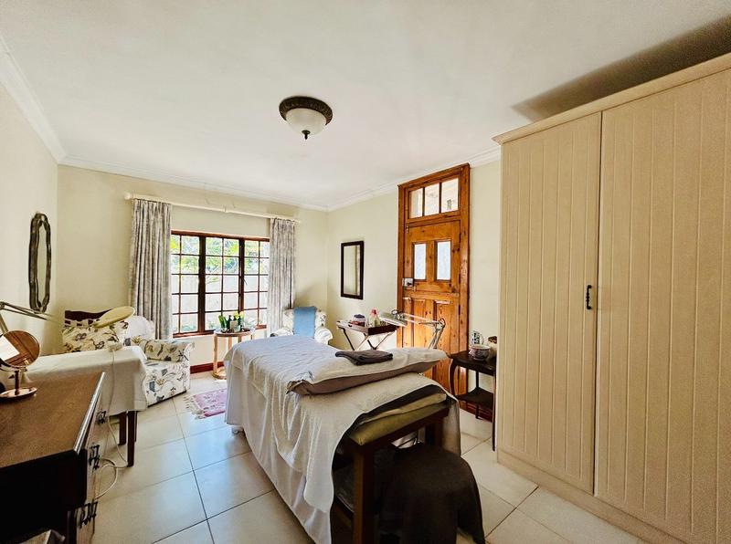 5 Bedroom Property for Sale in Ballitoville KwaZulu-Natal