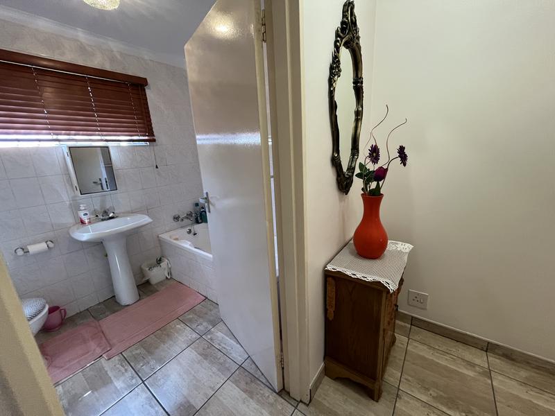 To Let 3 Bedroom Property for Rent in Uvongo Beach KwaZulu-Natal