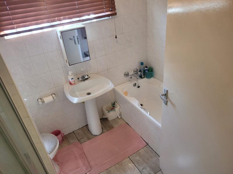 To Let 3 Bedroom Property for Rent in Uvongo Beach KwaZulu-Natal