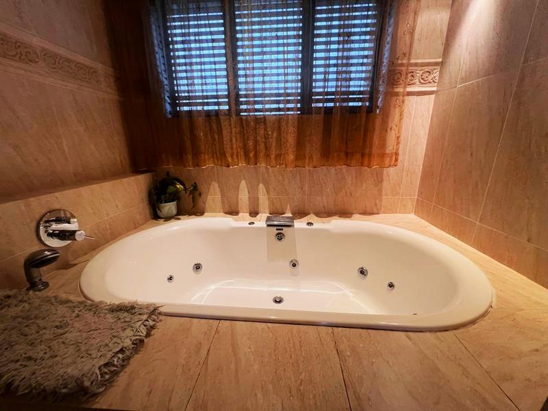 4 Bedroom Property for Sale in Ramsgate KwaZulu-Natal