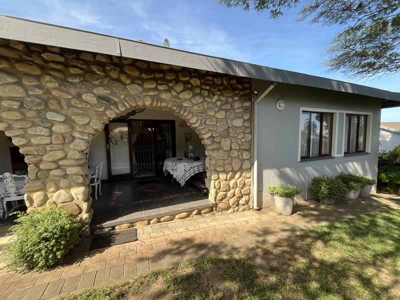 6 Bedroom Property for Sale in Manaba Beach KwaZulu-Natal