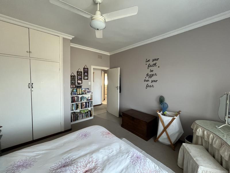 6 Bedroom Property for Sale in Manaba Beach KwaZulu-Natal