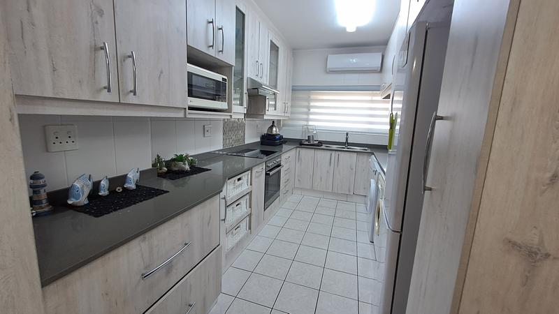 3 Bedroom Property for Sale in Manaba Beach KwaZulu-Natal