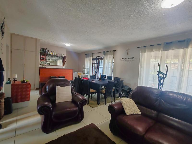 3 Bedroom Property for Sale in Uvongo KwaZulu-Natal