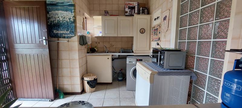 5 Bedroom Property for Sale in Uvongo KwaZulu-Natal