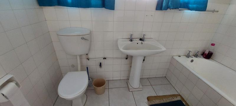 5 Bedroom Property for Sale in Uvongo KwaZulu-Natal