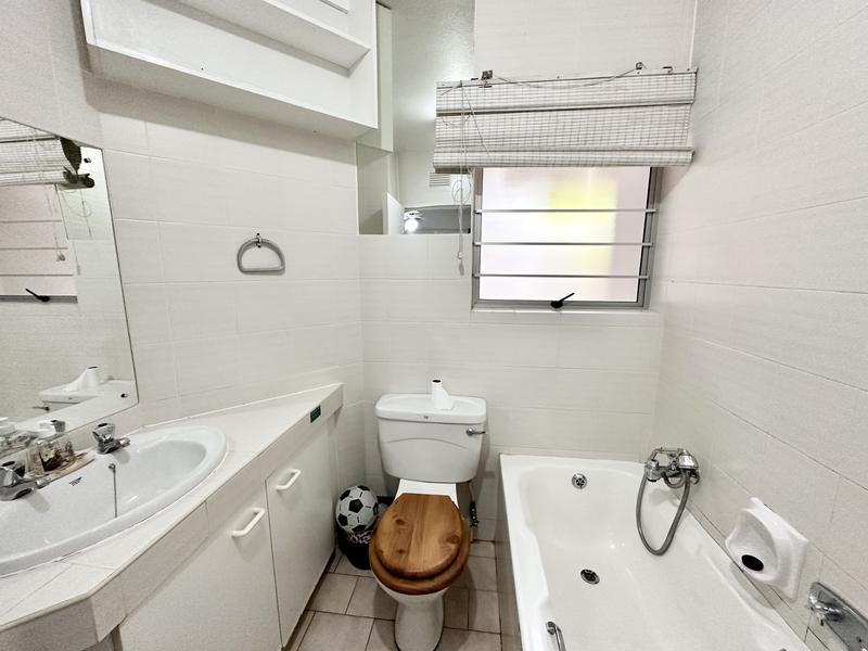 5 Bedroom Property for Sale in Uvongo KwaZulu-Natal