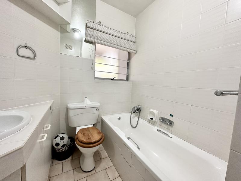 5 Bedroom Property for Sale in Uvongo KwaZulu-Natal