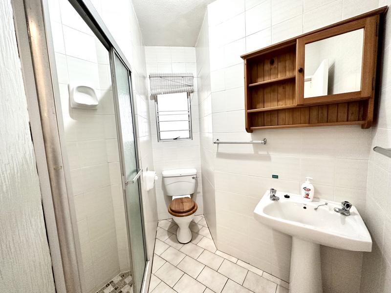 5 Bedroom Property for Sale in Uvongo KwaZulu-Natal