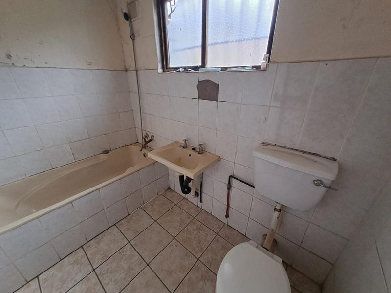 To Let 1 Bedroom Property for Rent in Umlazi KwaZulu-Natal