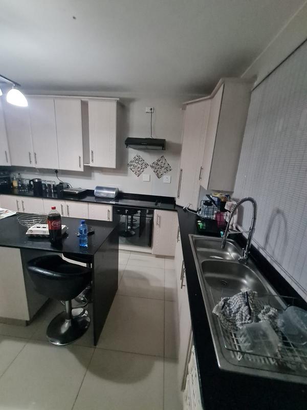 5 Bedroom Property for Sale in Inanda KwaZulu-Natal