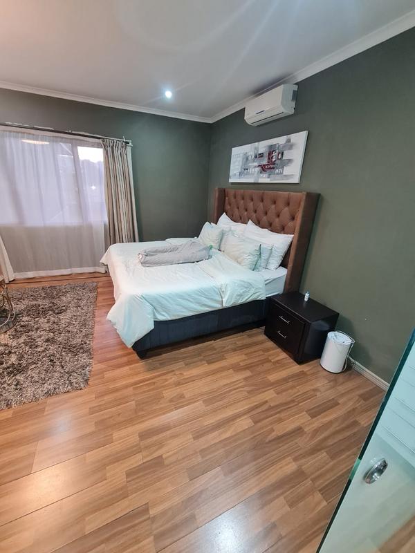 5 Bedroom Property for Sale in Inanda KwaZulu-Natal