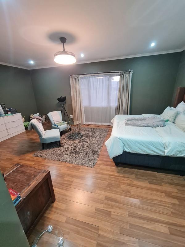 5 Bedroom Property for Sale in Inanda KwaZulu-Natal