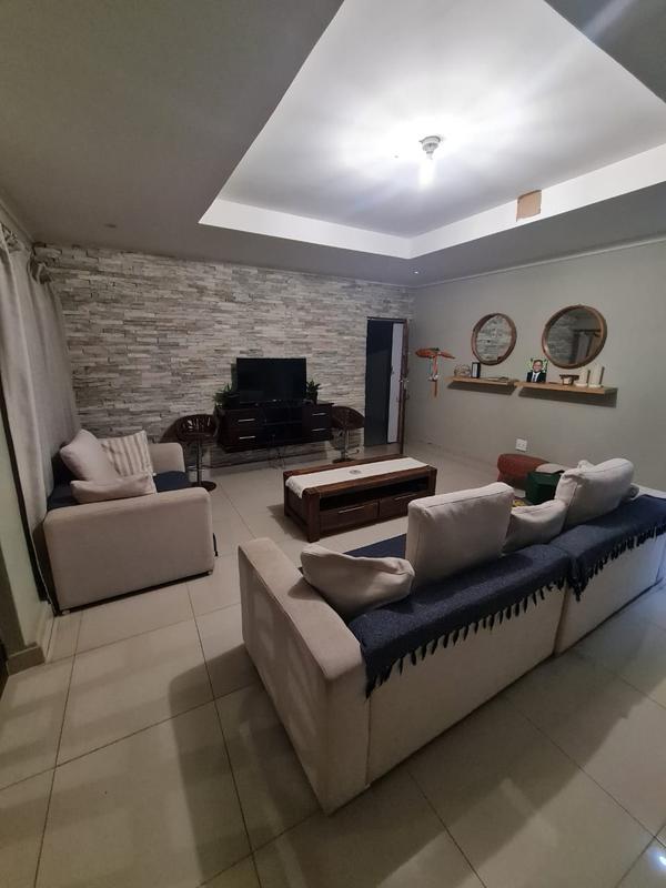 5 Bedroom Property for Sale in Inanda KwaZulu-Natal
