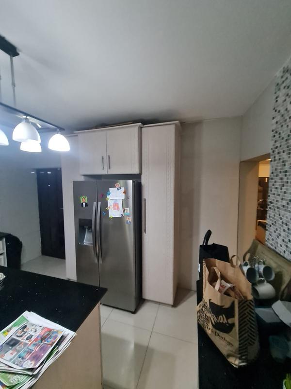 5 Bedroom Property for Sale in Inanda KwaZulu-Natal