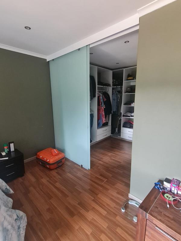 5 Bedroom Property for Sale in Inanda KwaZulu-Natal