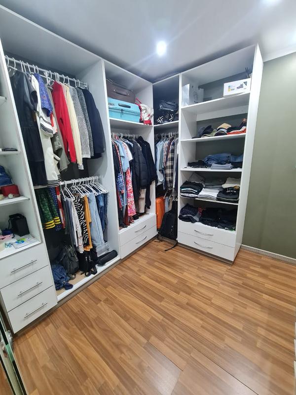 5 Bedroom Property for Sale in Inanda KwaZulu-Natal