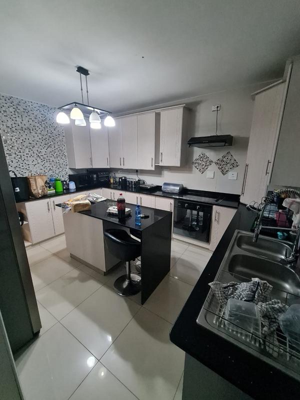 5 Bedroom Property for Sale in Inanda KwaZulu-Natal