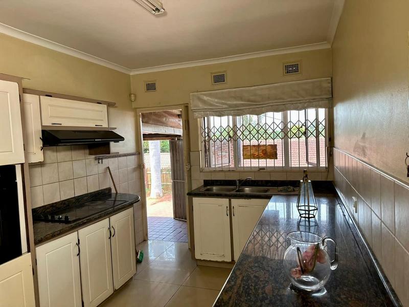4 Bedroom Property for Sale in Sunningdale KwaZulu-Natal