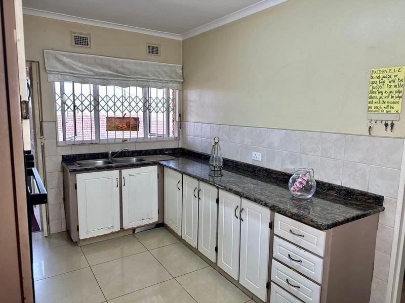 4 Bedroom Property for Sale in Sunningdale KwaZulu-Natal
