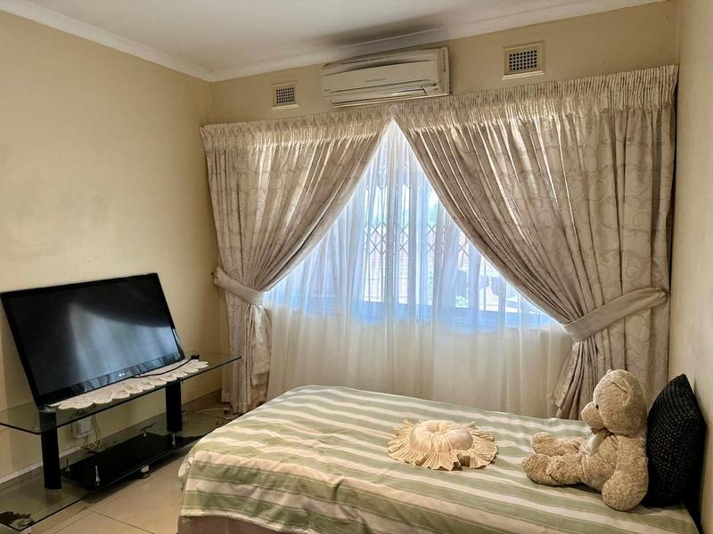 4 Bedroom Property for Sale in Sunningdale KwaZulu-Natal