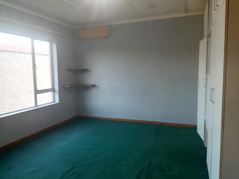 To Let 3 Bedroom Property for Rent in Queensburgh KwaZulu-Natal